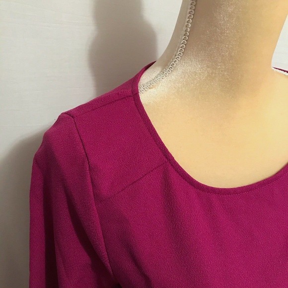 Everly NWOT Fuschia Blouse Women M - Picture 5 of 8